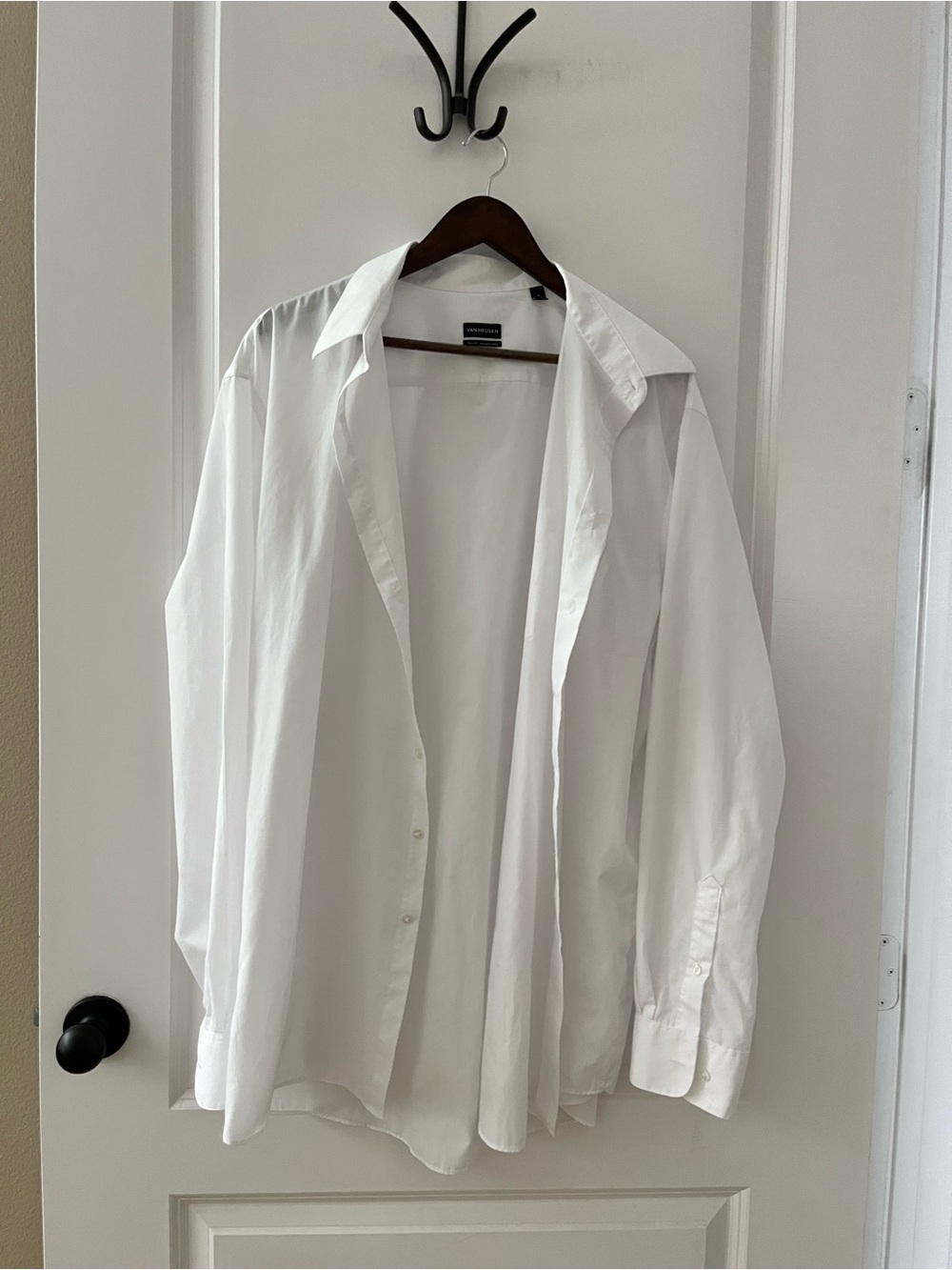 Van Heusen White Men's Dress Shirt - Classic Spread Collar